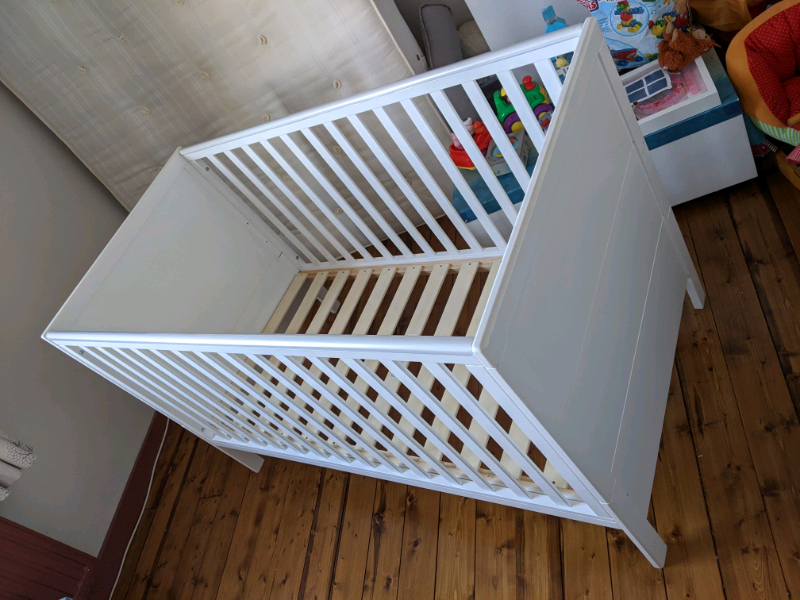 mamas and papas yale cot bed